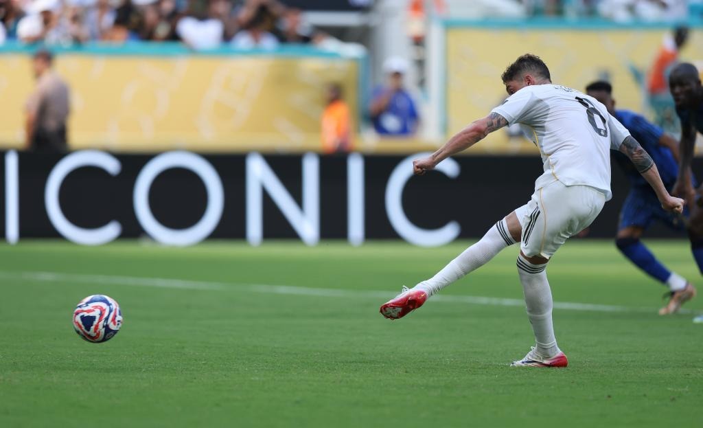 法布里齐奥·罗马诺透露，曼联与JJ·加布里埃尔的处境比最初预想的还要糟糕。